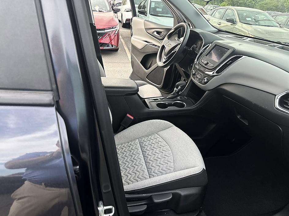 Used 2022 Chevrolet Equinox LS image 17