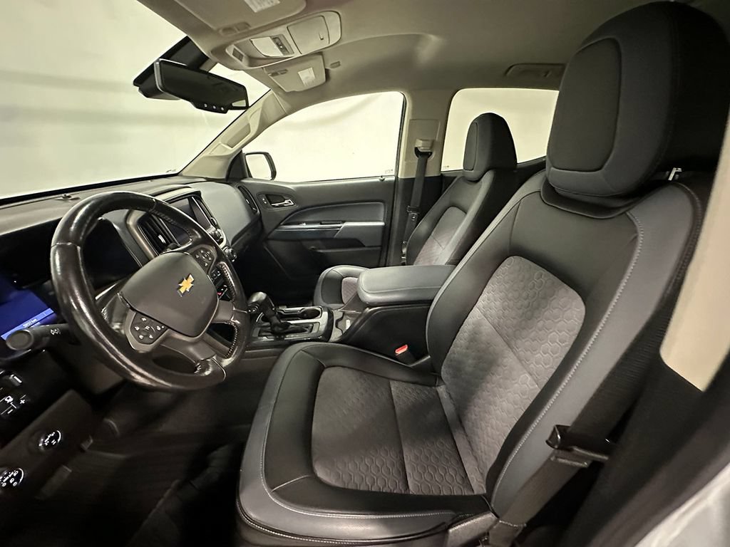 Used 2021 Chevrolet Colorado Z71 w/ Safety Package AWD/4WD image 3