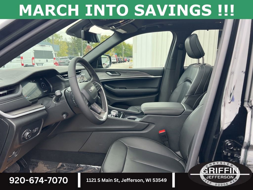 New 2025 Jeep Grand Cherokee Limited w/ Luxury Tech Group II image 21