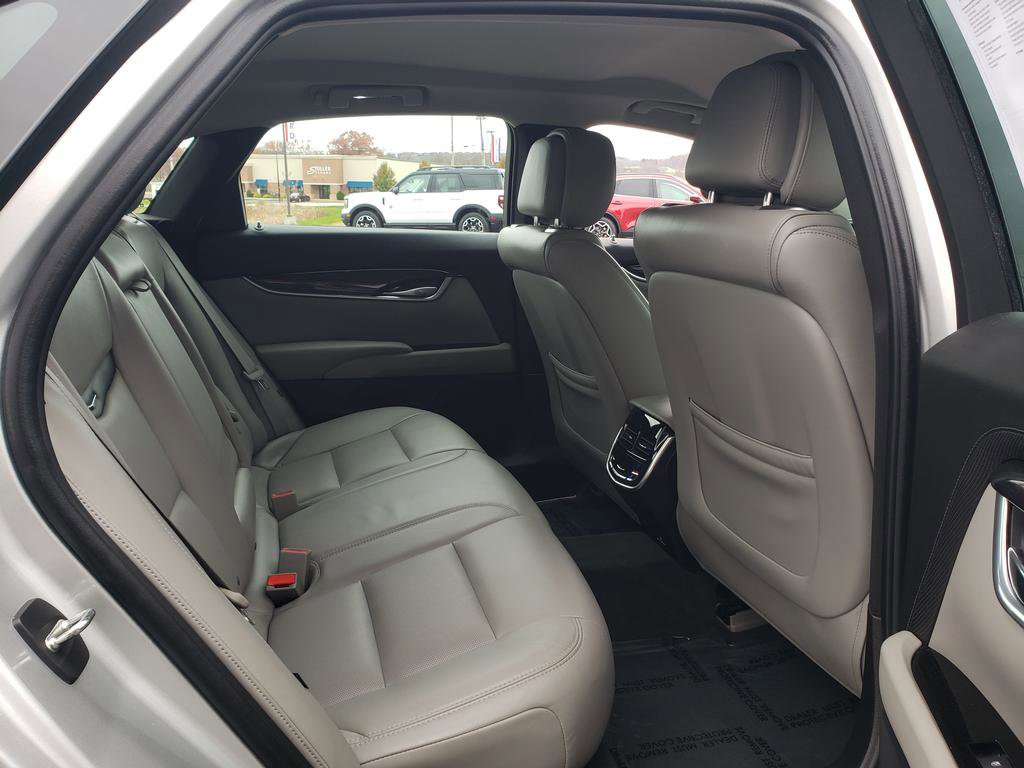 Used 2013 Cadillac XTS Premium image 19