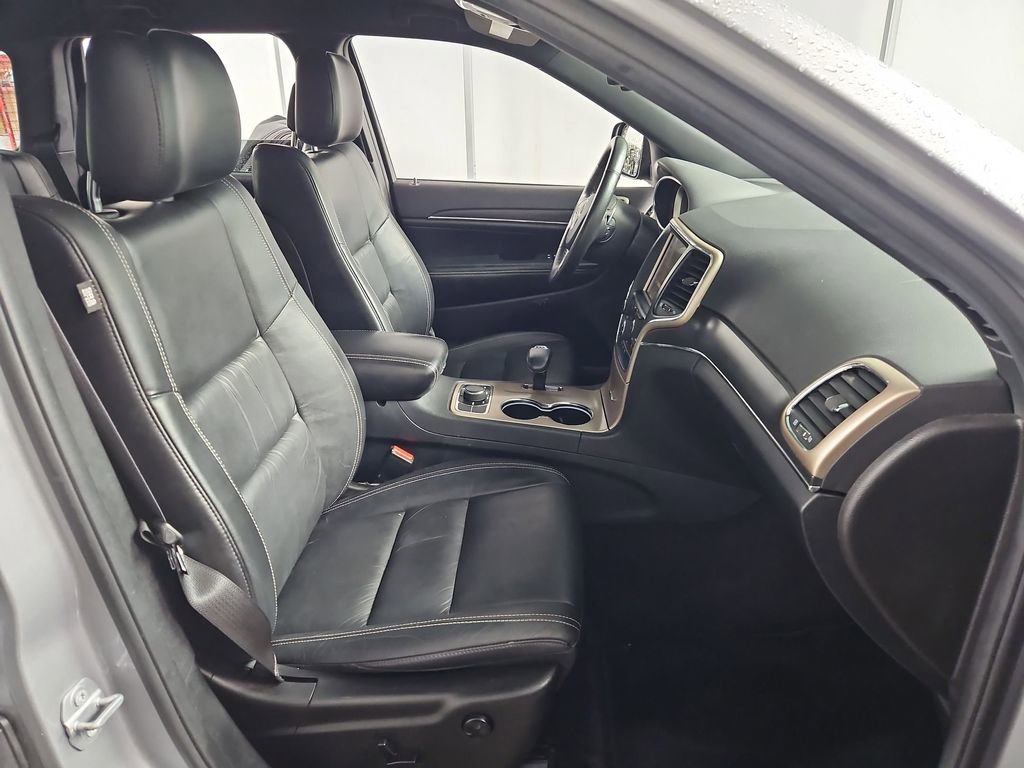 Used 2015 Jeep Grand Cherokee Limited w/ Trailer Tow Group IV image 16