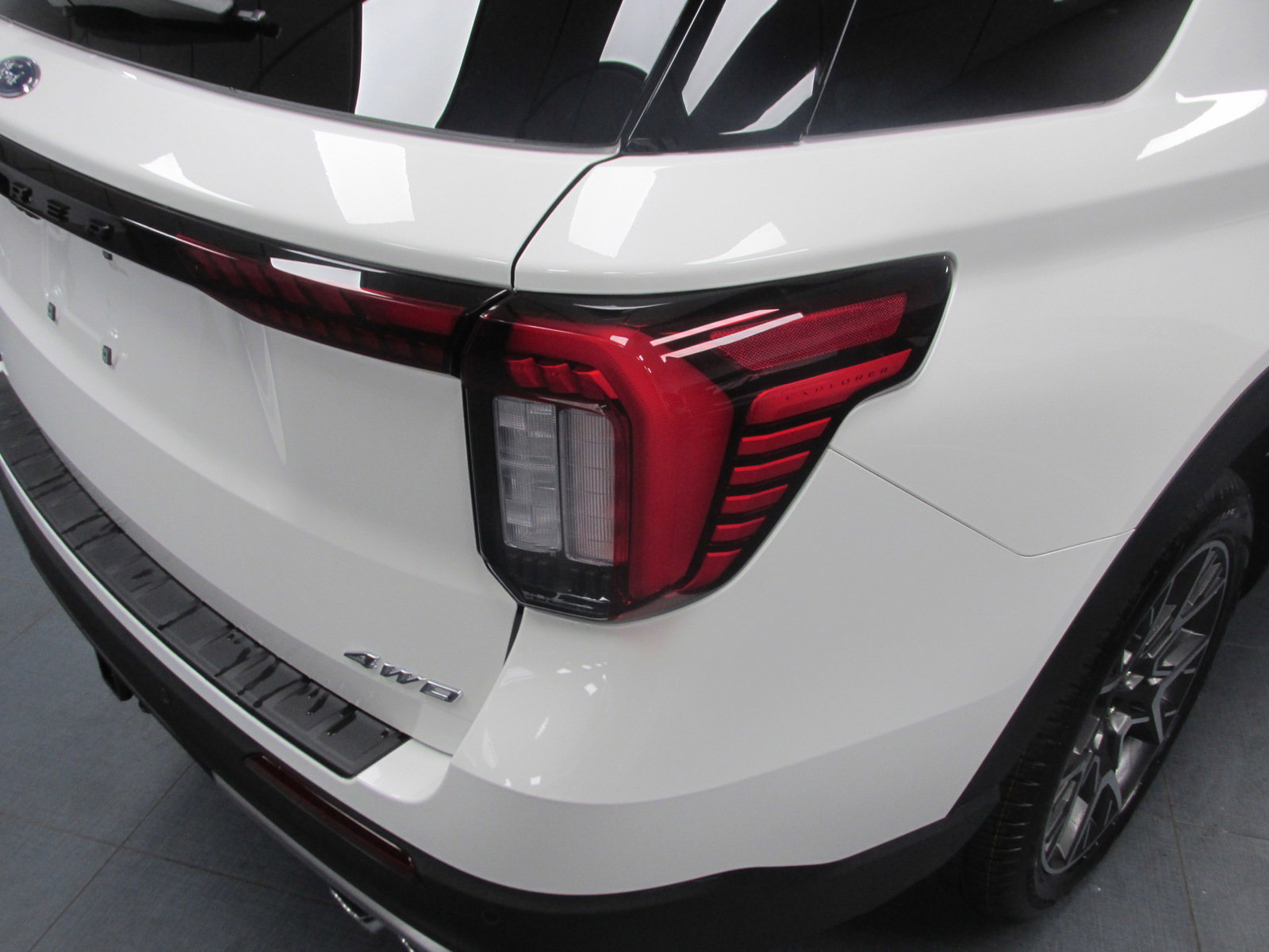 New 2025 Ford Explorer Platinum w/ Ultimate Package image 10