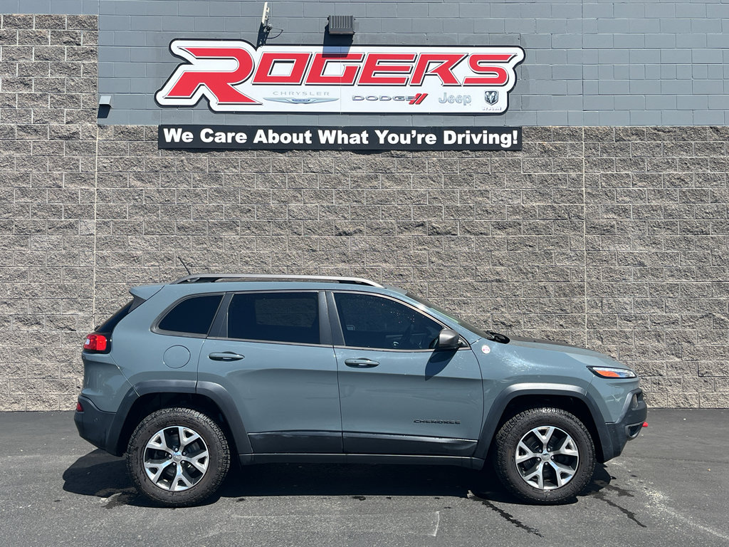 Used 2015 Jeep Cherokee Trailhawk w/ Comfort/Convenience Group AWD/4WD image 4