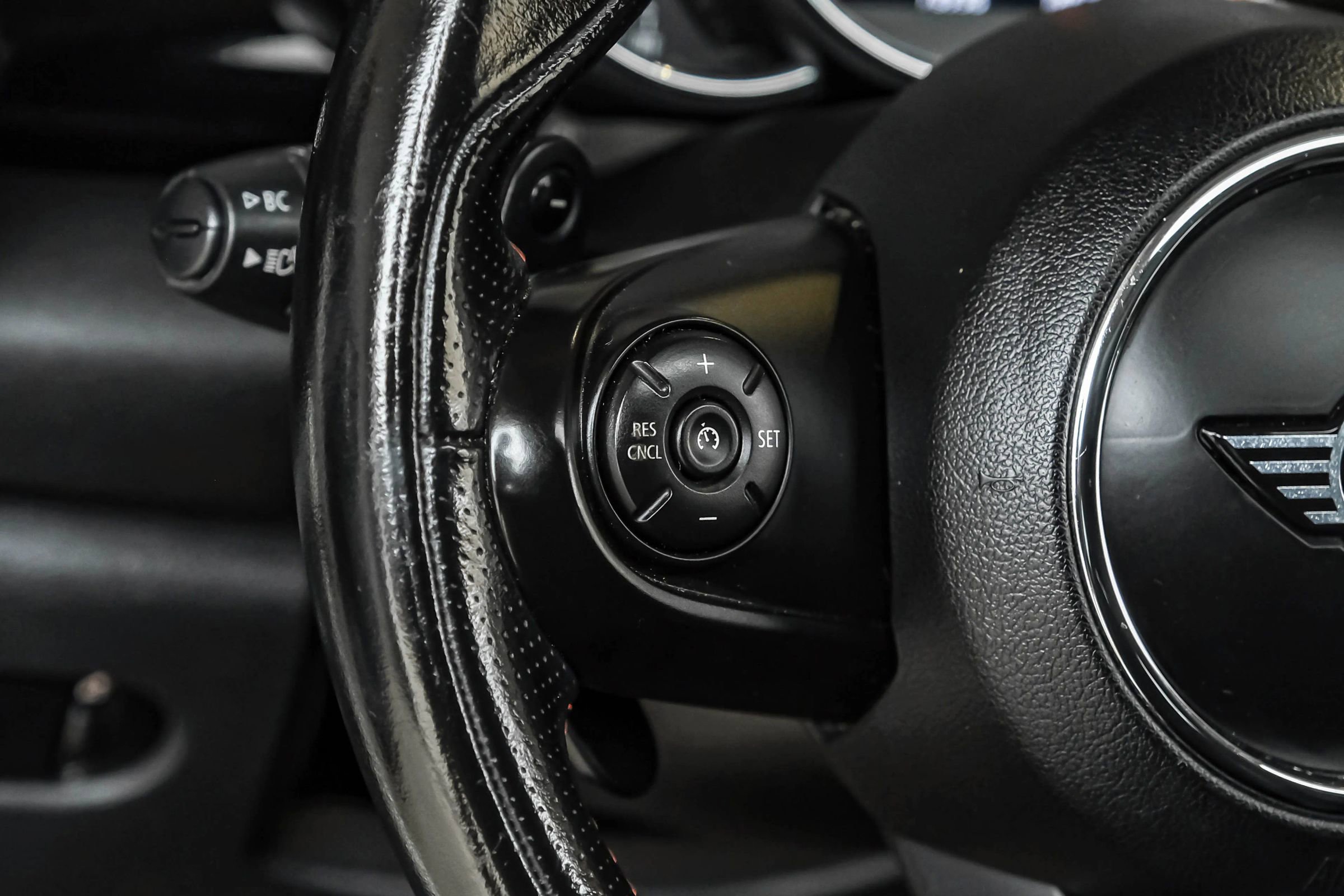 Used 2019 MINI Cooper S w/ Premium Package image 15