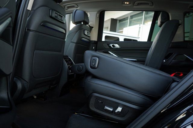 Used 2021 BMW X7 xDrive40i w/ Premium Package image 29