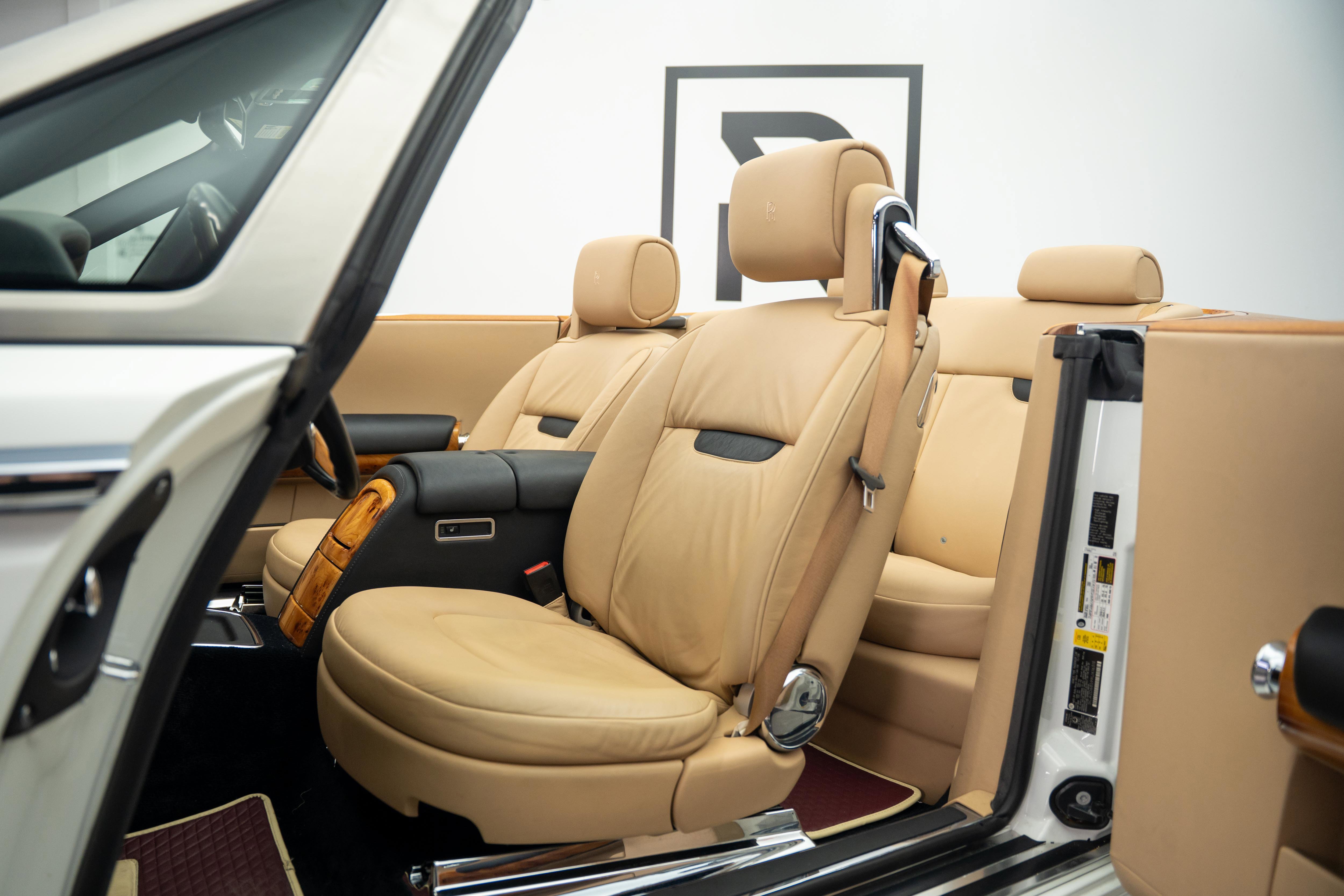 Used 2009 Rolls-Royce Phantom Drophead Coupe RWD image 30