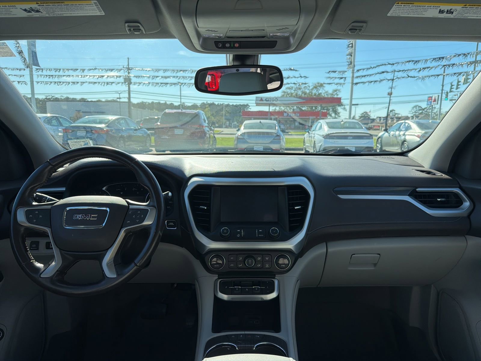 Used 2020 GMC Acadia SLT w/ LPO, Floor Liner Package image 9