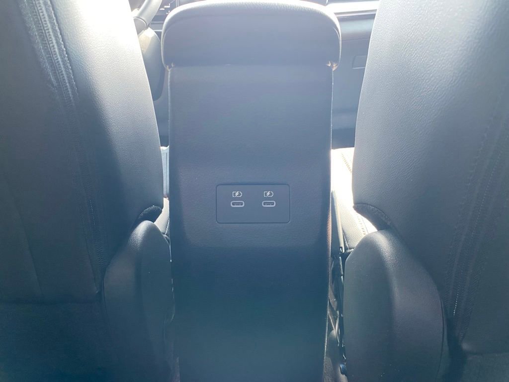 New 2025 Nissan Kicks SR image 18