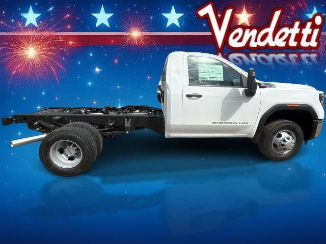 New 2026 GMC Sierra 3500 Pro AWD/4WD image 4