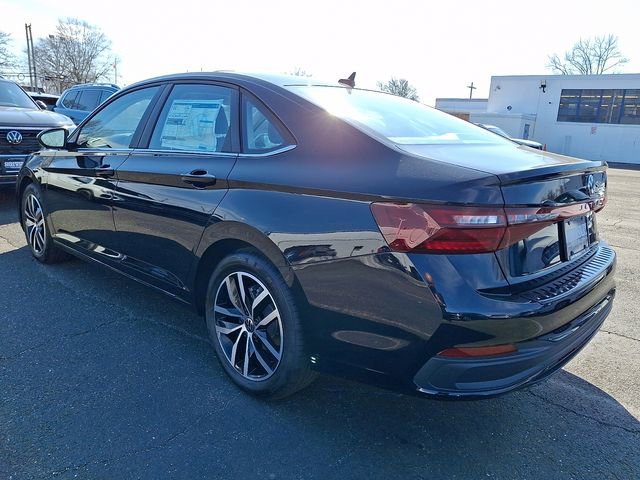New 2026 Volkswagen Jetta SE image 3