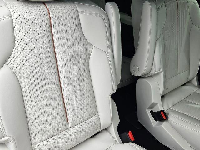 New 2026 Cadillac Vistiq Luxury AWD/4WD image 19