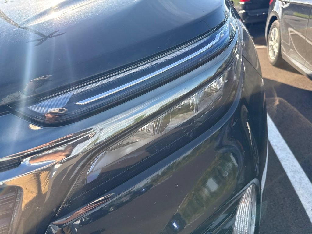 Used 2022 Chevrolet Equinox RS w/ Infotainment Package FWD image 11
