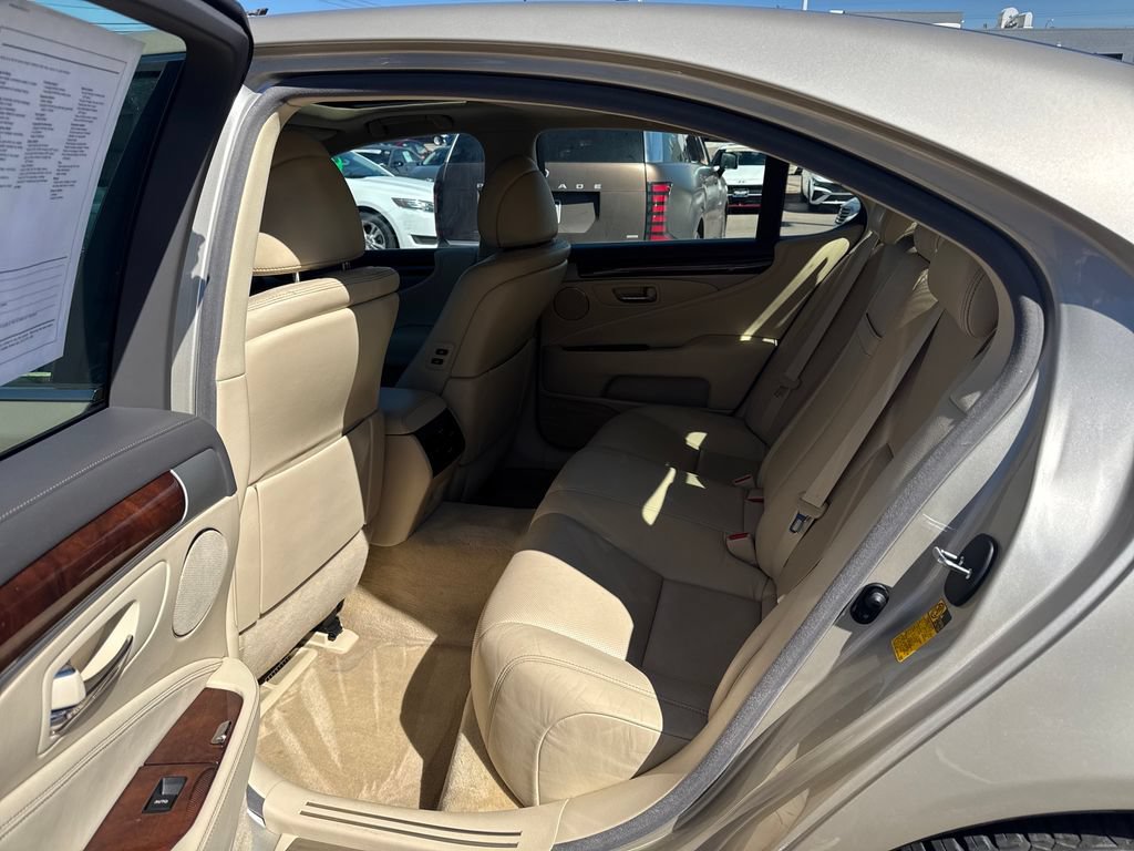 Used 2014 Lexus LS 460 w/ Comfort Package RWD image 25