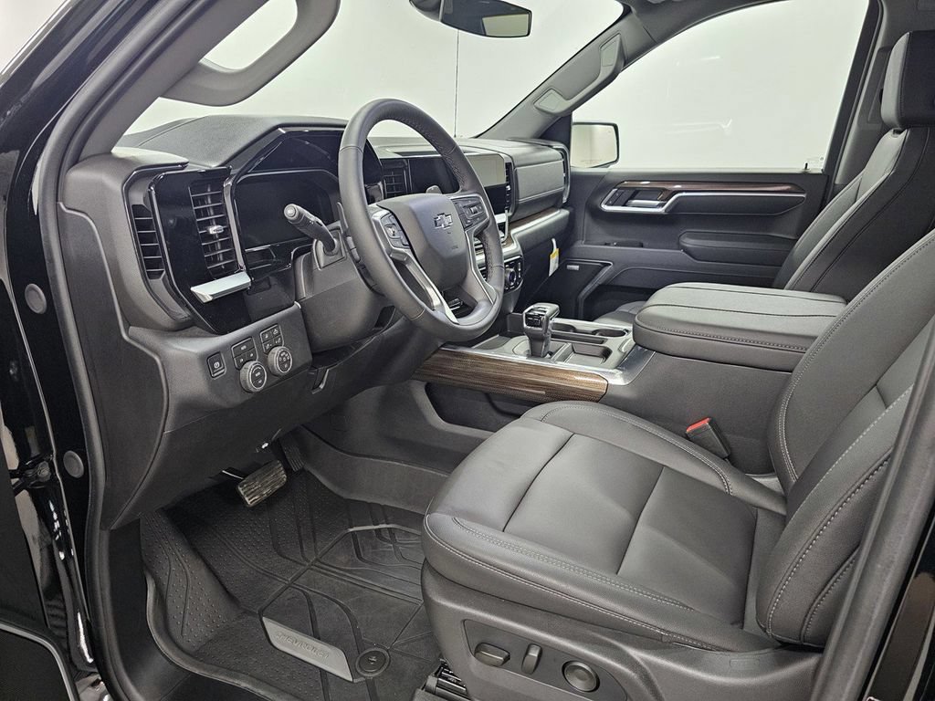 Used 2026 Chevrolet Silverado 1500 RST w/ Safety Package AWD/4WD image 17