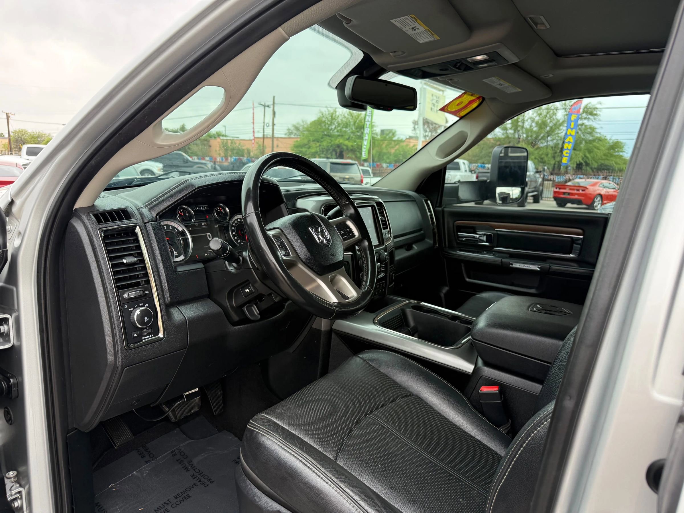 Used 2018 RAM 2500 Laramie w/ Sport Appearance Group AWD/4WD image 8
