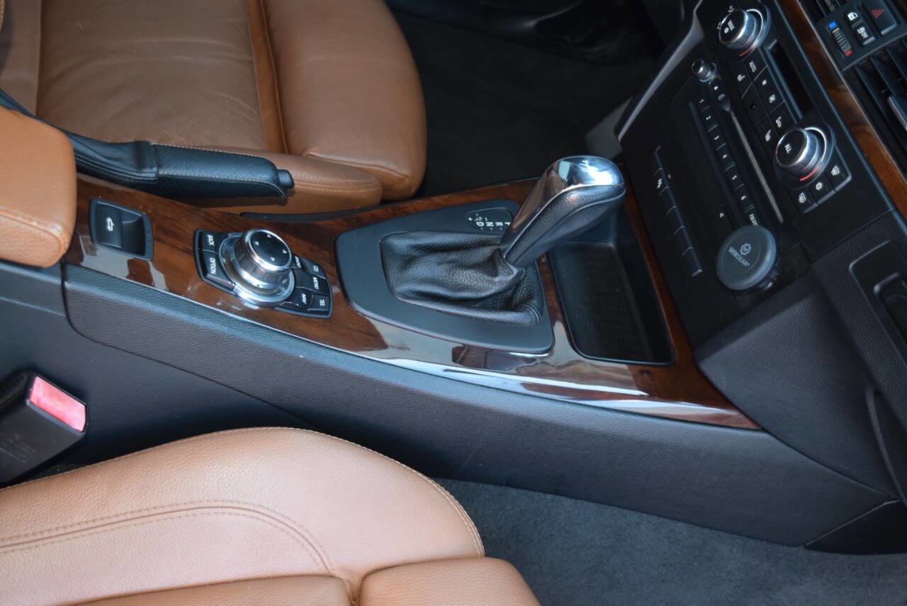 Used 2012 BMW 335i Convertible image 60