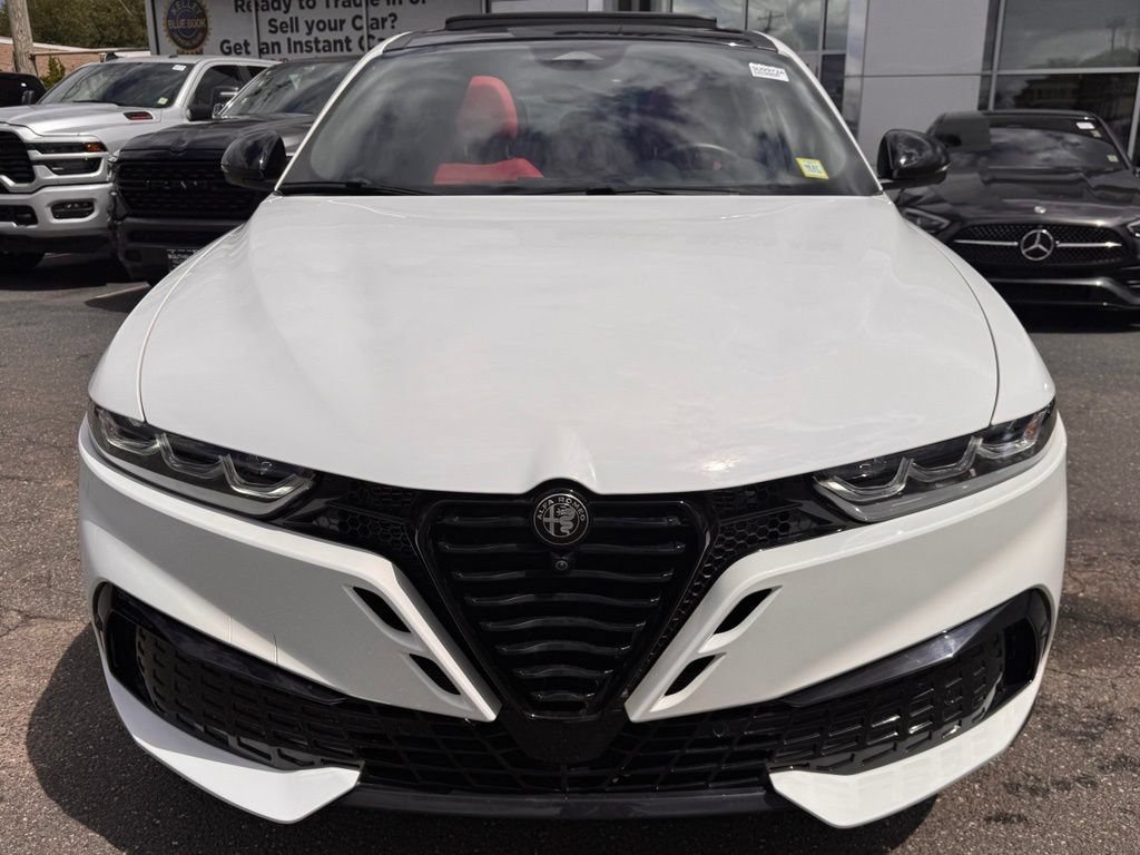 Used 2026 Alfa Romeo Tonale w/ Quick Order Package 23H Volce AWD/4WD image 3