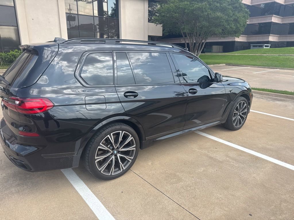 Used 2021 BMW X7 M50i w/ Dynamic Handling Package AWD/4WD image 13