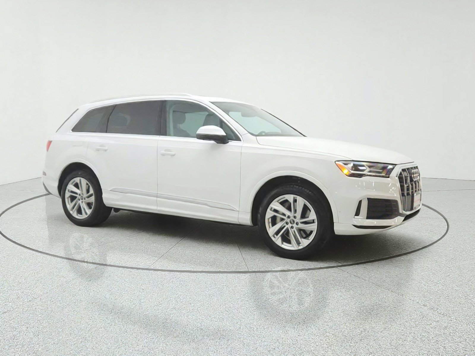 Used 2023 Audi Q7 2.0T Premium w/ Convenience Package AWD/4WD image 3
