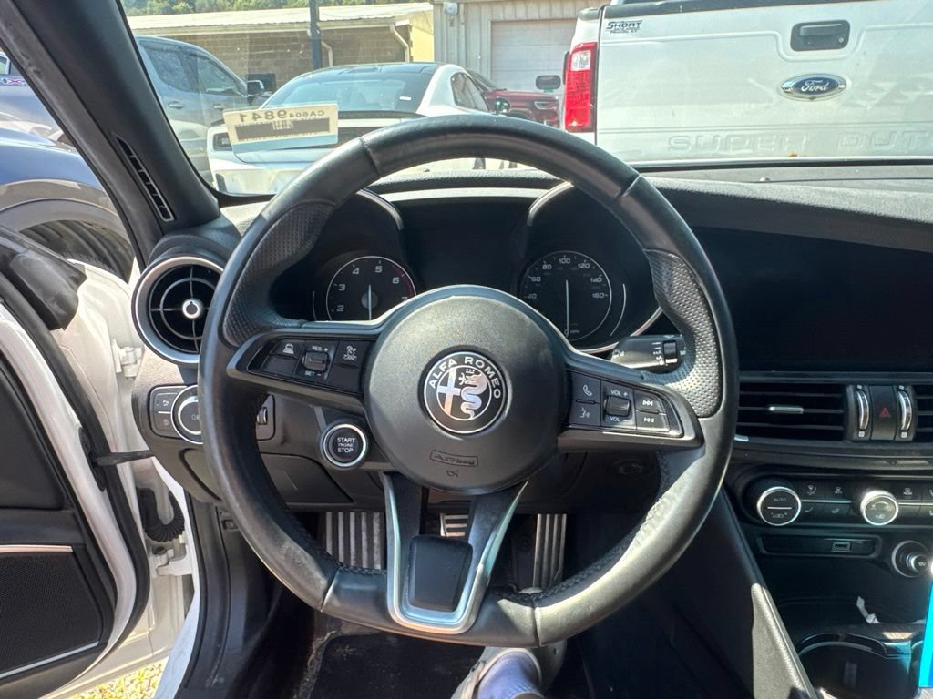 Used 2022 Alfa Romeo Giulia Ti AWD/4WD image 8