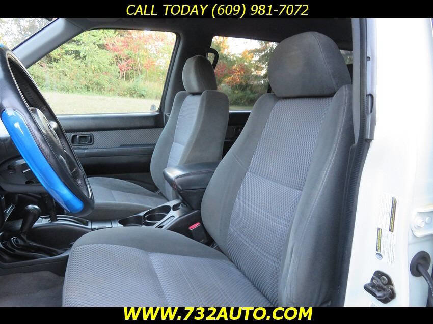 Used 2004 Nissan Pathfinder SE w/ (POP) SE Popular Pkg image 27