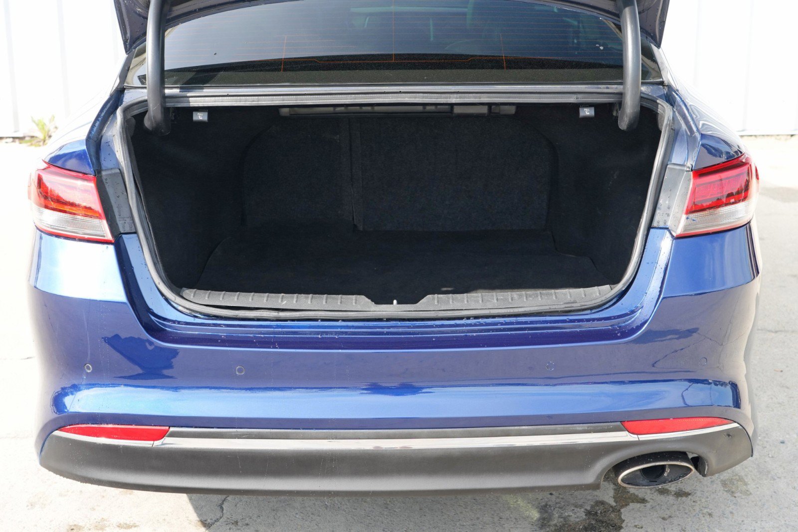 Used 2018 Kia Optima S w/ Panoramic Sunroof Package image 9