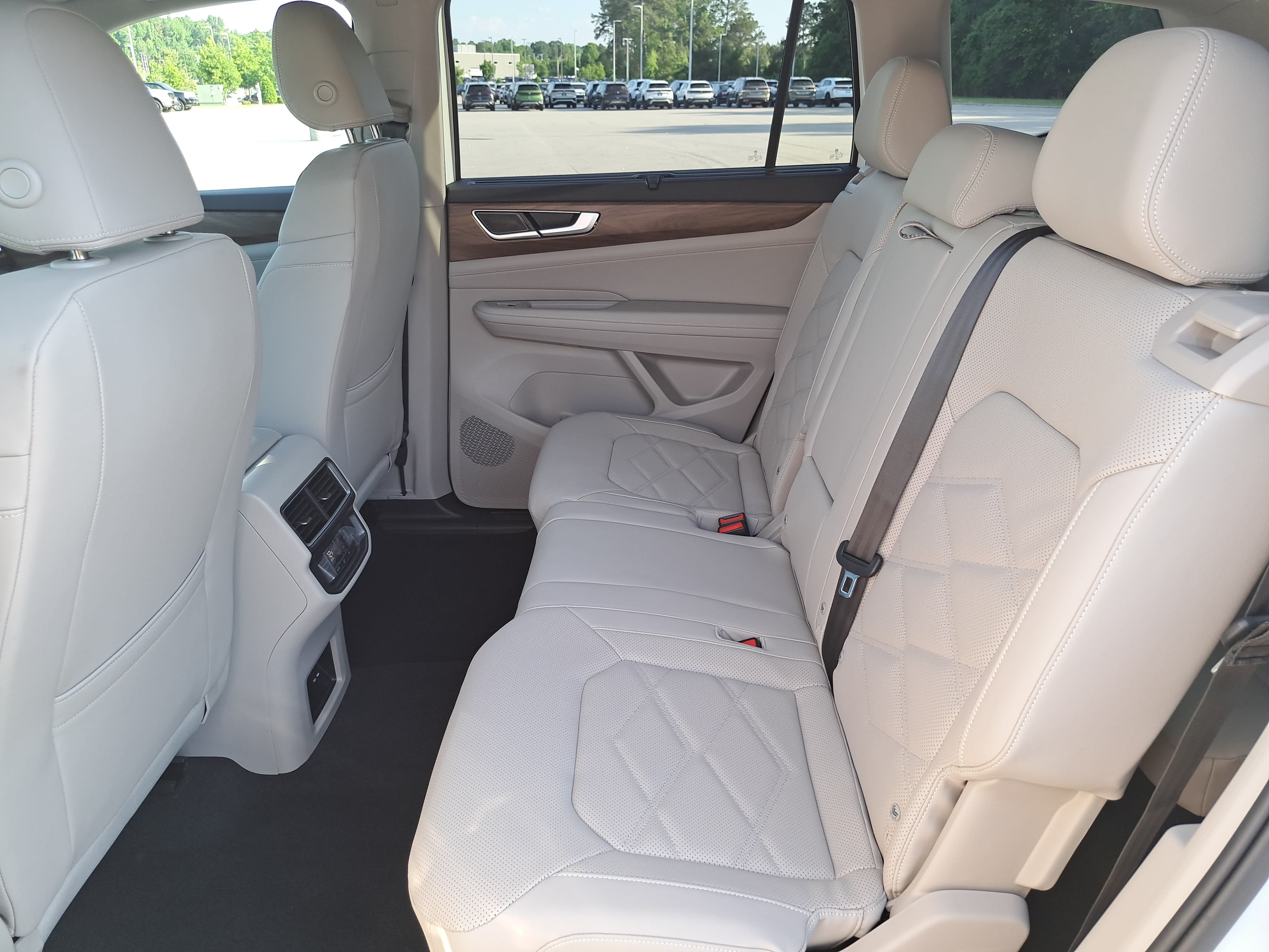 New 2026 Volkswagen Atlas SE FWD image 15