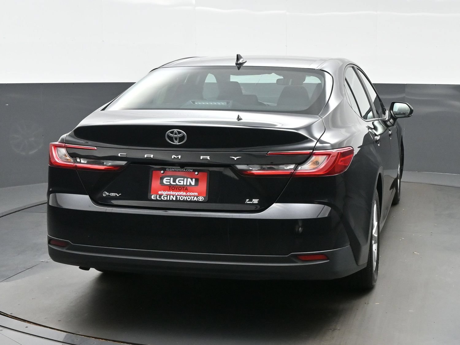 Used 2025 Toyota Camry LE FWD image 5