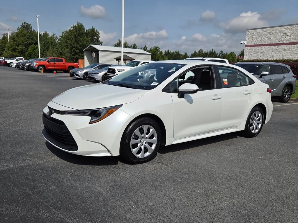 Certified 2025 Toyota Corolla LE FWD image 3