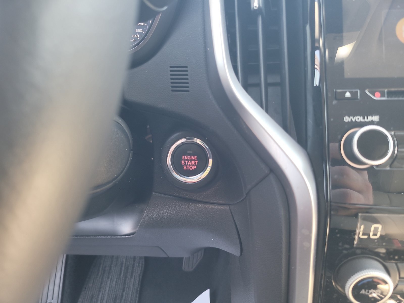 Used 2019 Subaru Ascent Limited w/ Popular Package #2 AWD/4WD image 19