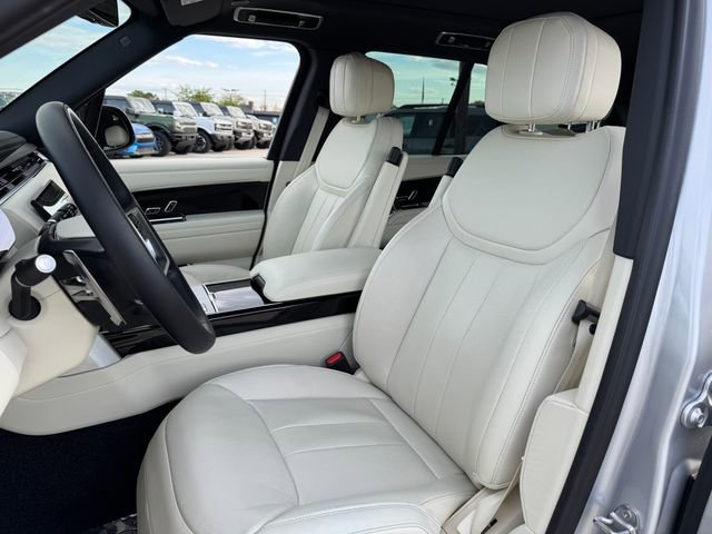 Used 2025 Land Rover Range Rover SE image 14