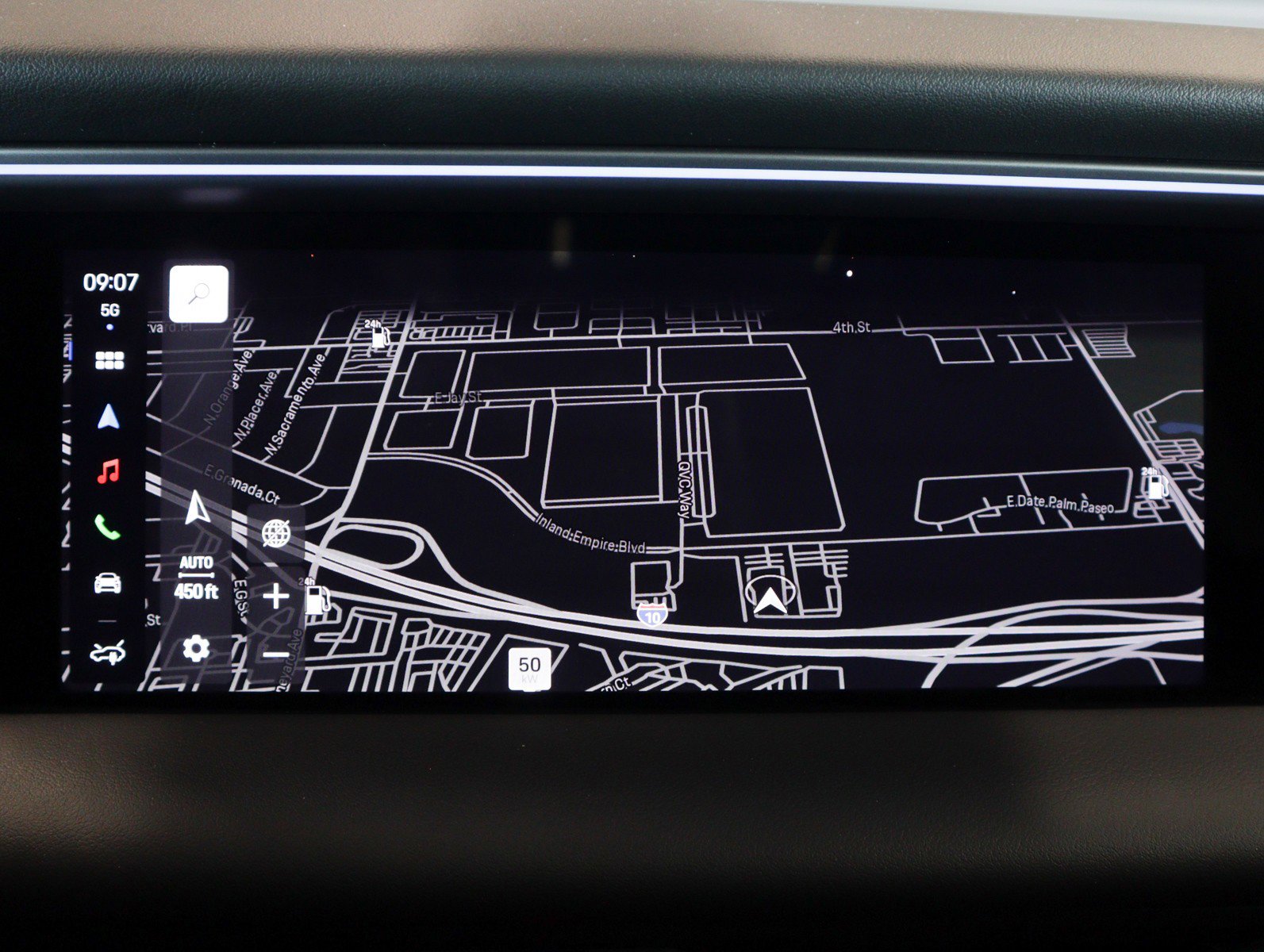 Certified 2025 Porsche Macan 4S Electric image 23