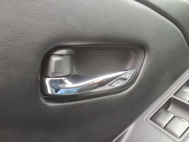 Certified 2025 Nissan Frontier Pro-X image 16