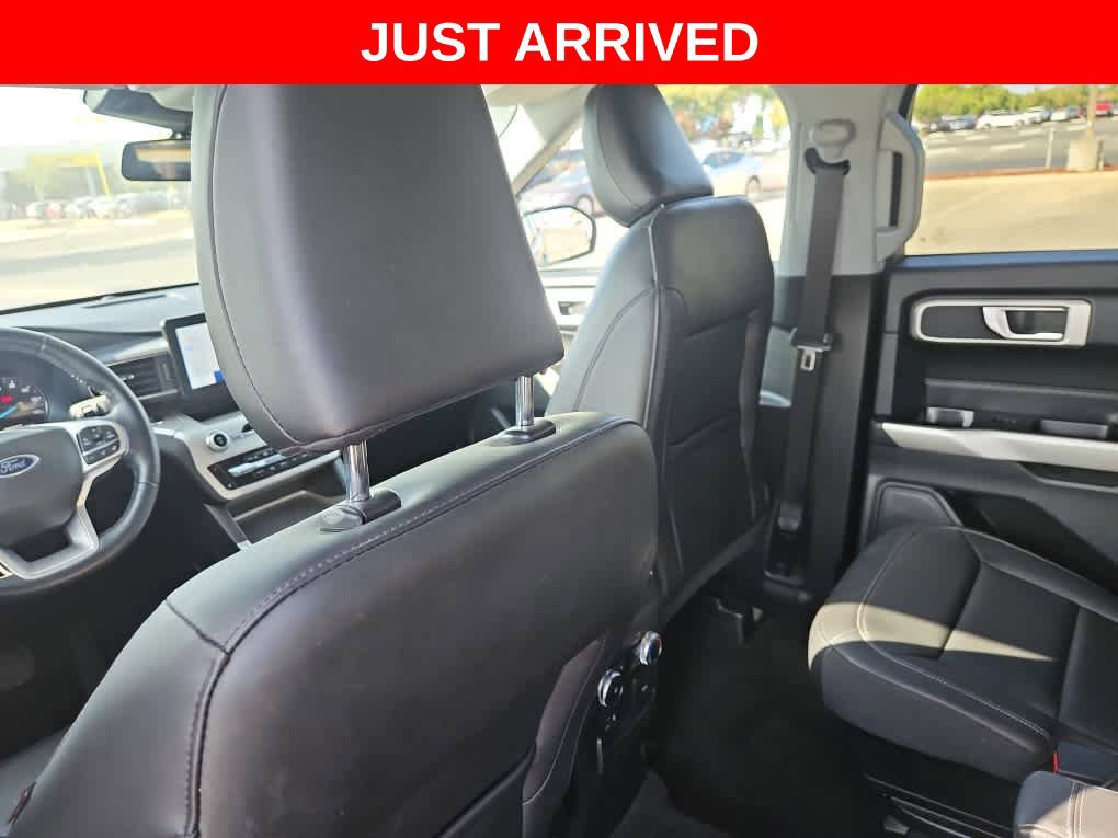 Used 2022 Ford Explorer XLT w/ Equipment Group 202A RWD image 12