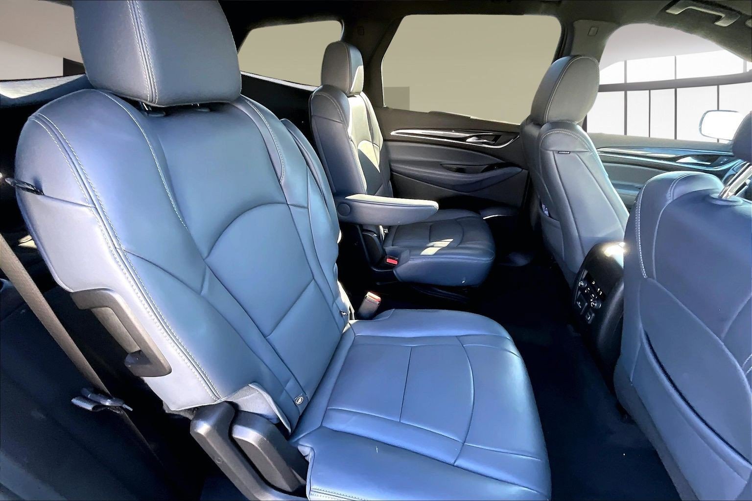 Used 2024 Buick Enclave Premium image 25
