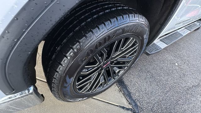 Used 2022 GMC Sierra 1500 SLT w/ SLT Convenience Package image 11