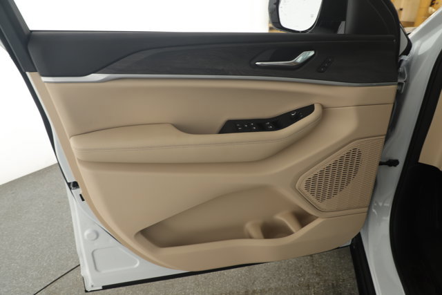 New 2025 Jeep Grand Cherokee Limited AWD/4WD image 8