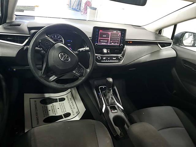 Used 2022 Toyota Corolla LE FWD image 3