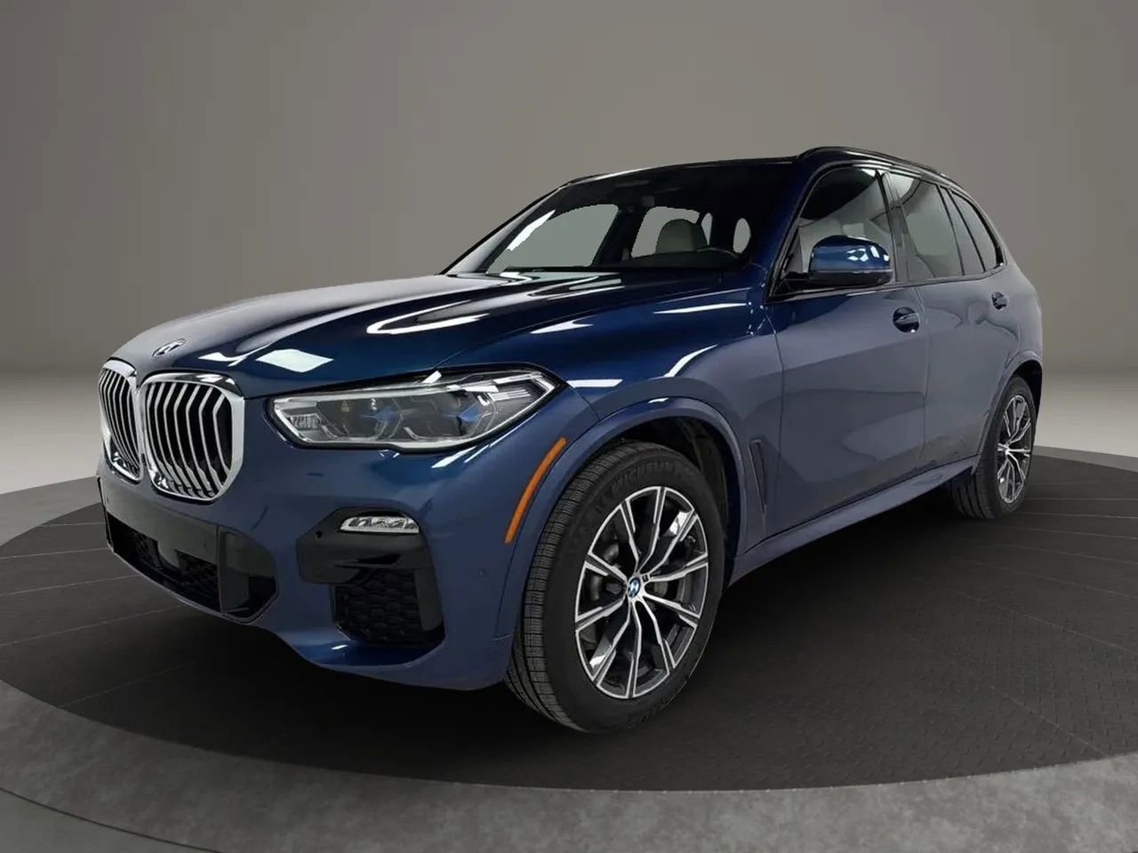 Used 2019 BMW X5 xDrive40i w/ M Sport Package image 1