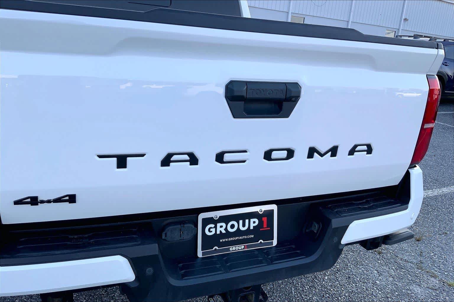 Used 2024 Toyota Tacoma TRD Off-Road w/ TRD Off Road Upgrade Package AWD/4WD image 10