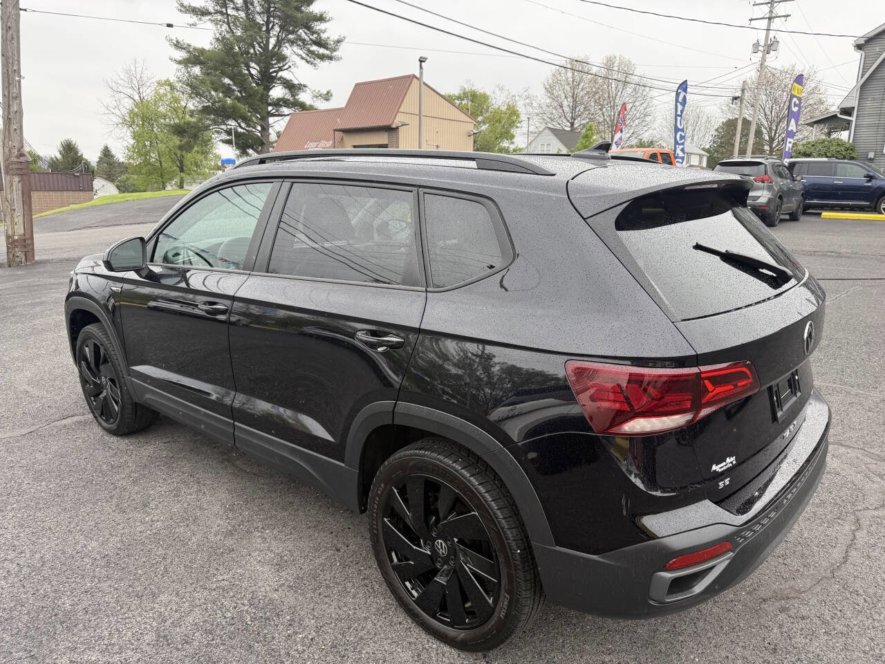 Used 2024 Volkswagen Taos SE AWD/4WD image 6