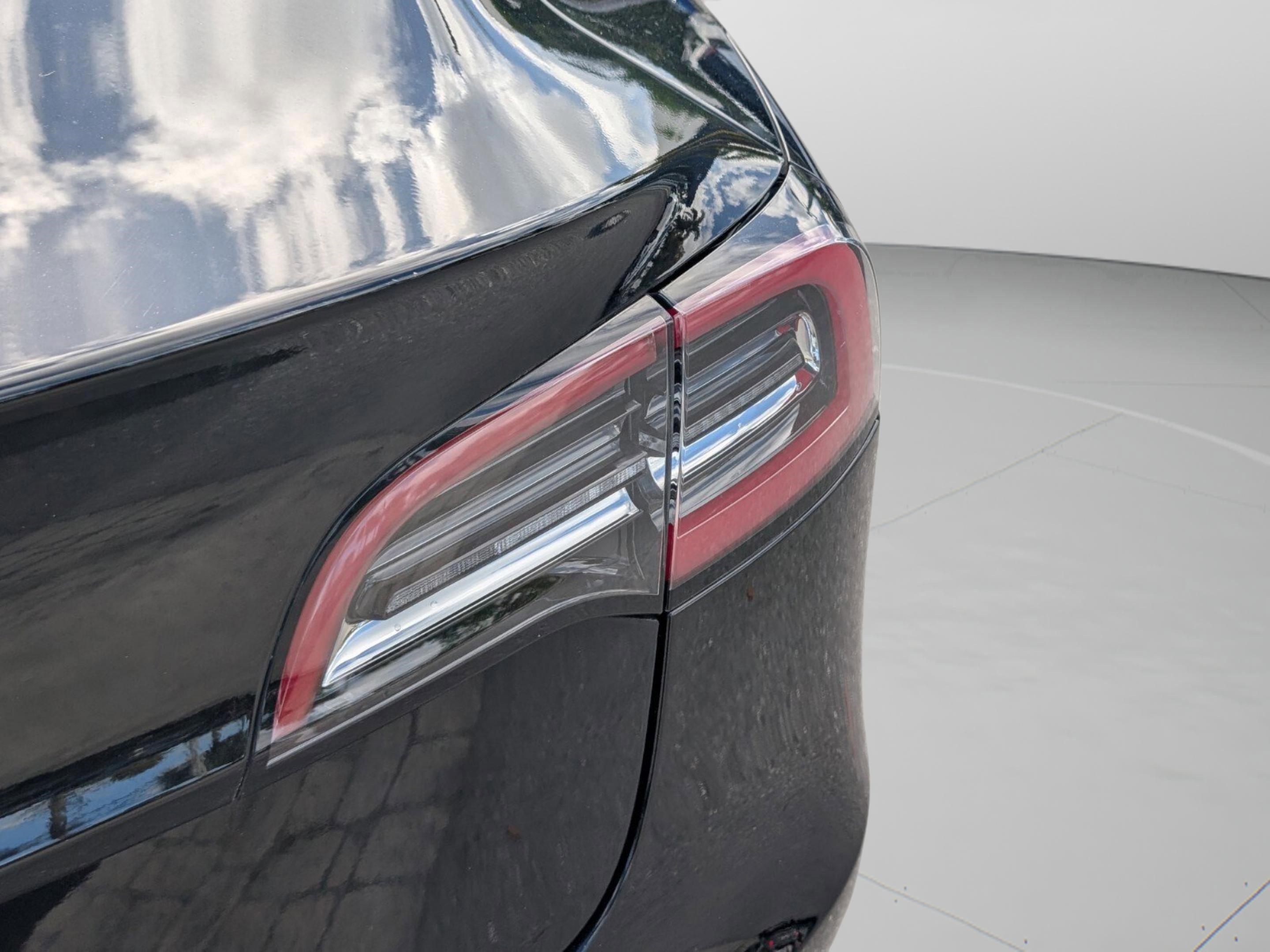 Used 2023 Tesla Model 3 Standard Range image 27