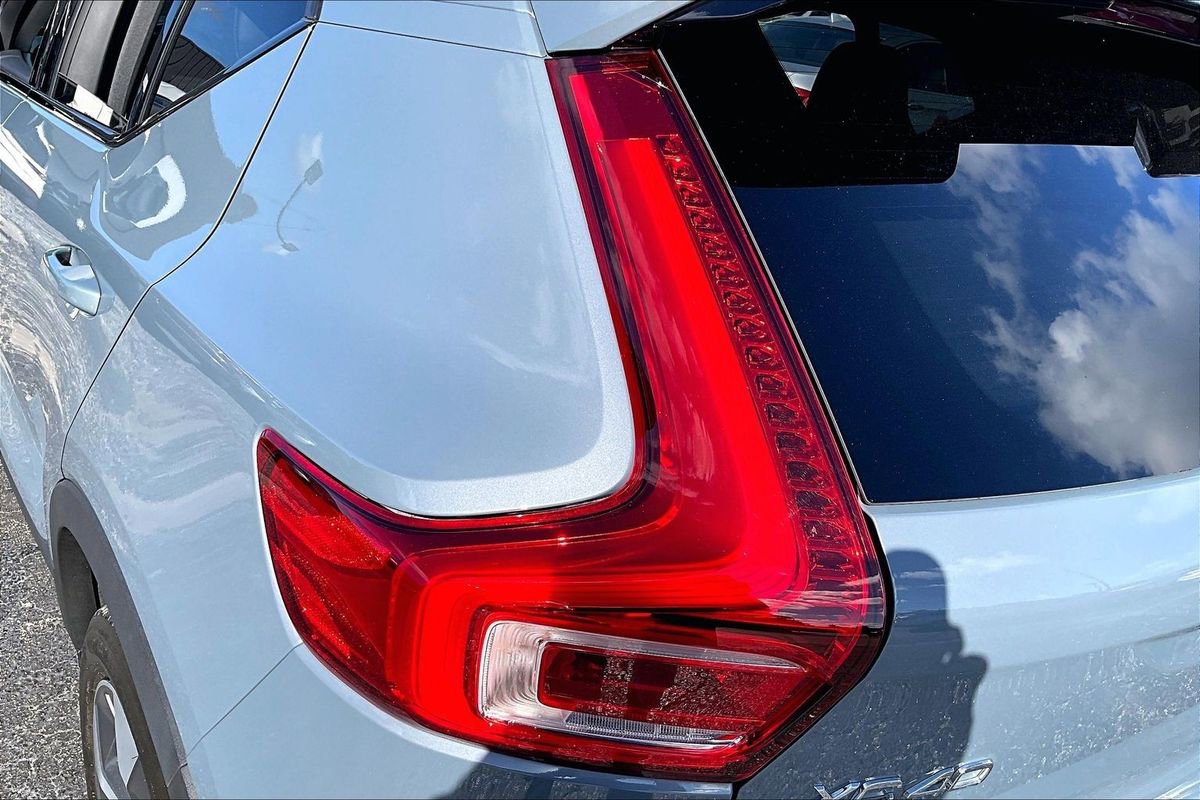 Used 2023 Volvo XC40 B5 Plus w/ Driver Assist Package image 23