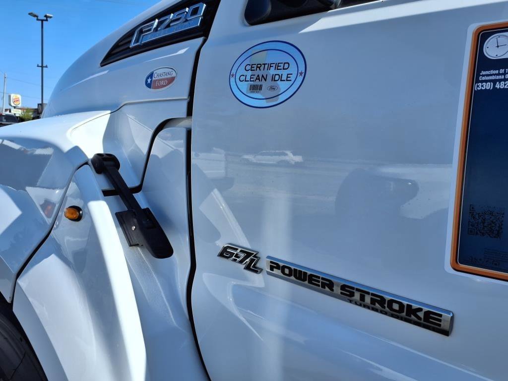 Used 2017 Ford F750 2WD Regular Cab Super Duty image 17