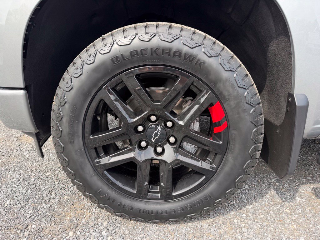 Used 2024 Chevrolet Silverado 1500 RST w/ Redline Edition AWD/4WD image 14