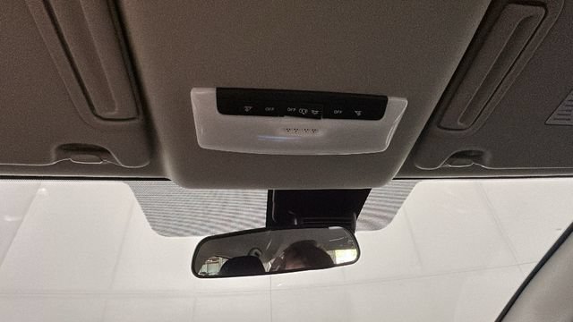 Used 2025 Nissan Versa S w/ Trunk Package FWD image 25