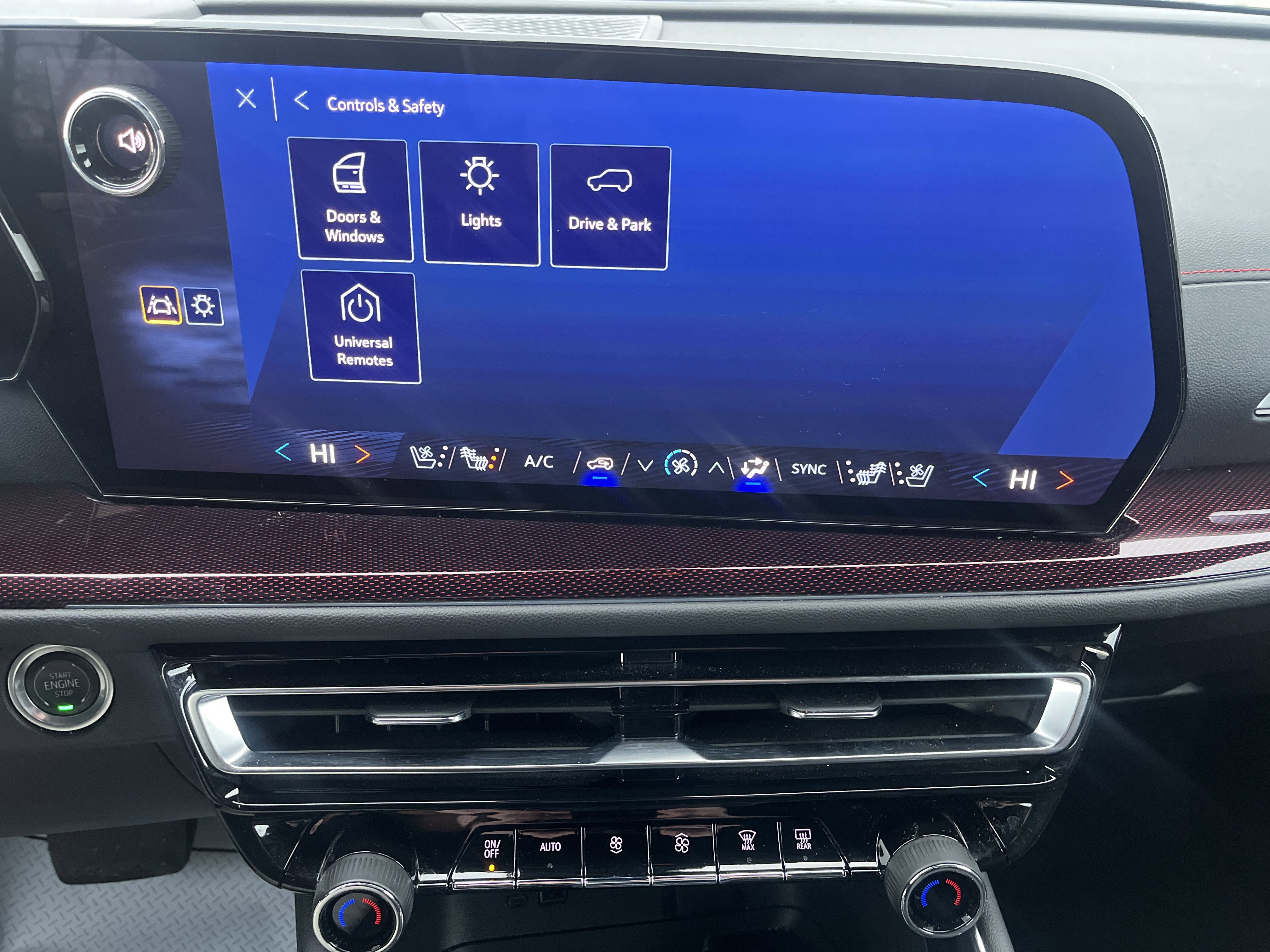 Used 2024 Chevrolet Traverse RS w/ LPO, Floor Liner Package image 31