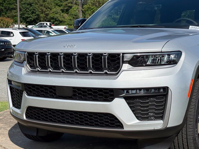 New 2026 Jeep Grand Cherokee Limited w/ Trailer Tow Package AWD/4WD image 10