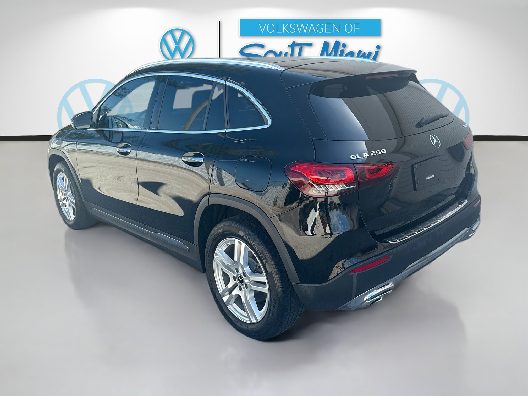 Used 2021 Mercedes-Benz GLA 250 4MATIC w/ Premium Package image 5