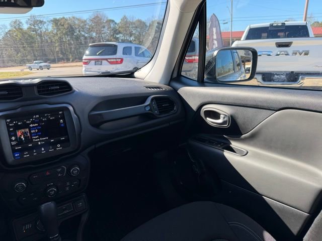 Used 2023 Jeep Renegade Altitude image 24